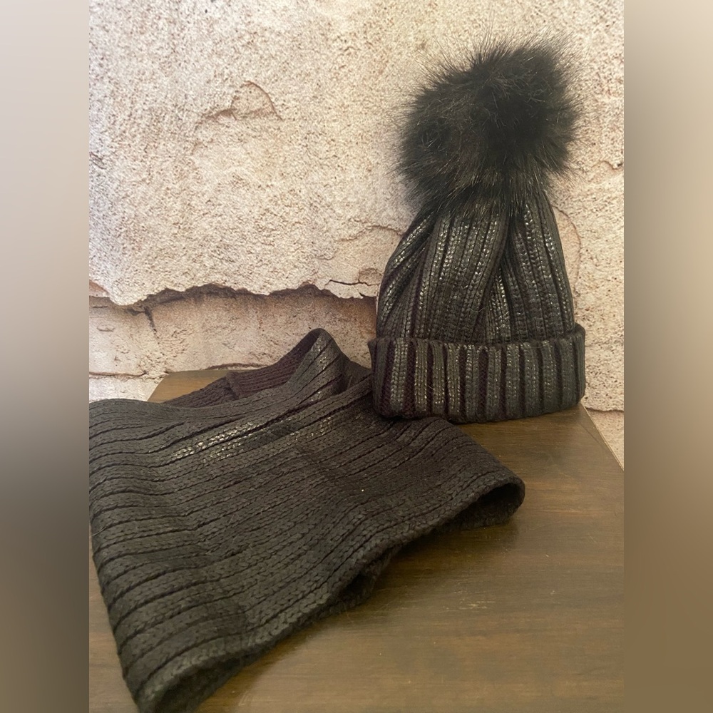 Jacqueline Kent Black Cashmere Blend Hat & Scarf NEW